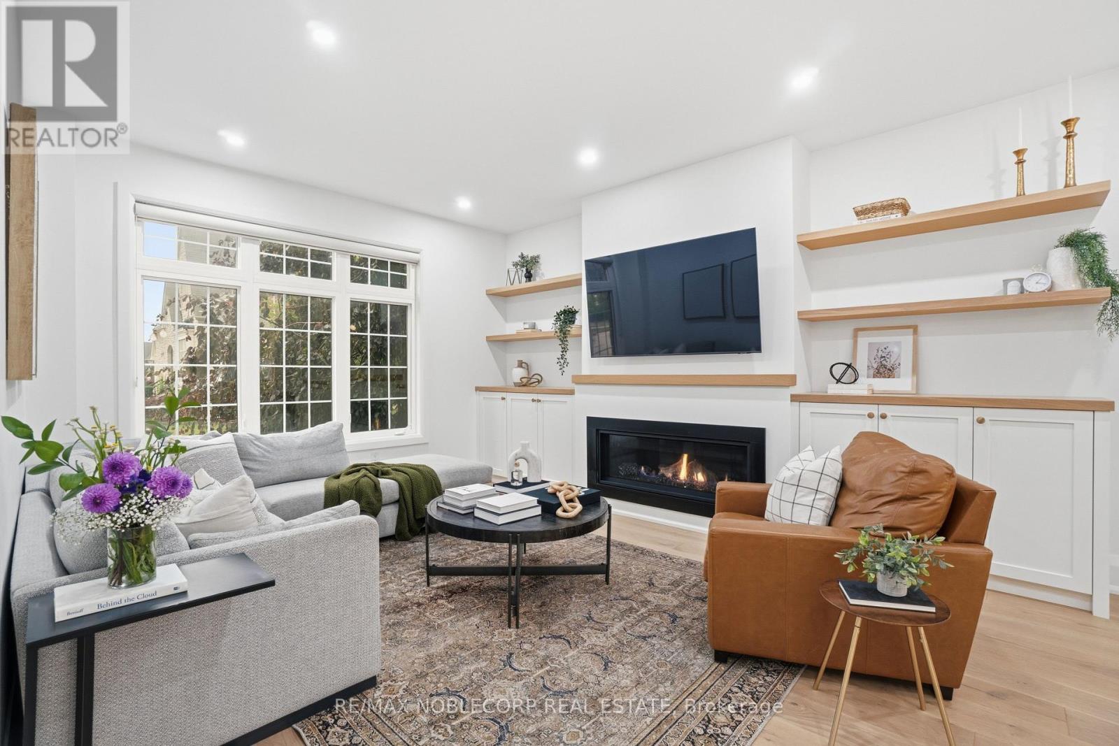 2 Glengordon Crescent, Markham, ON - Indoor Photo Showing Living Room With Fireplace