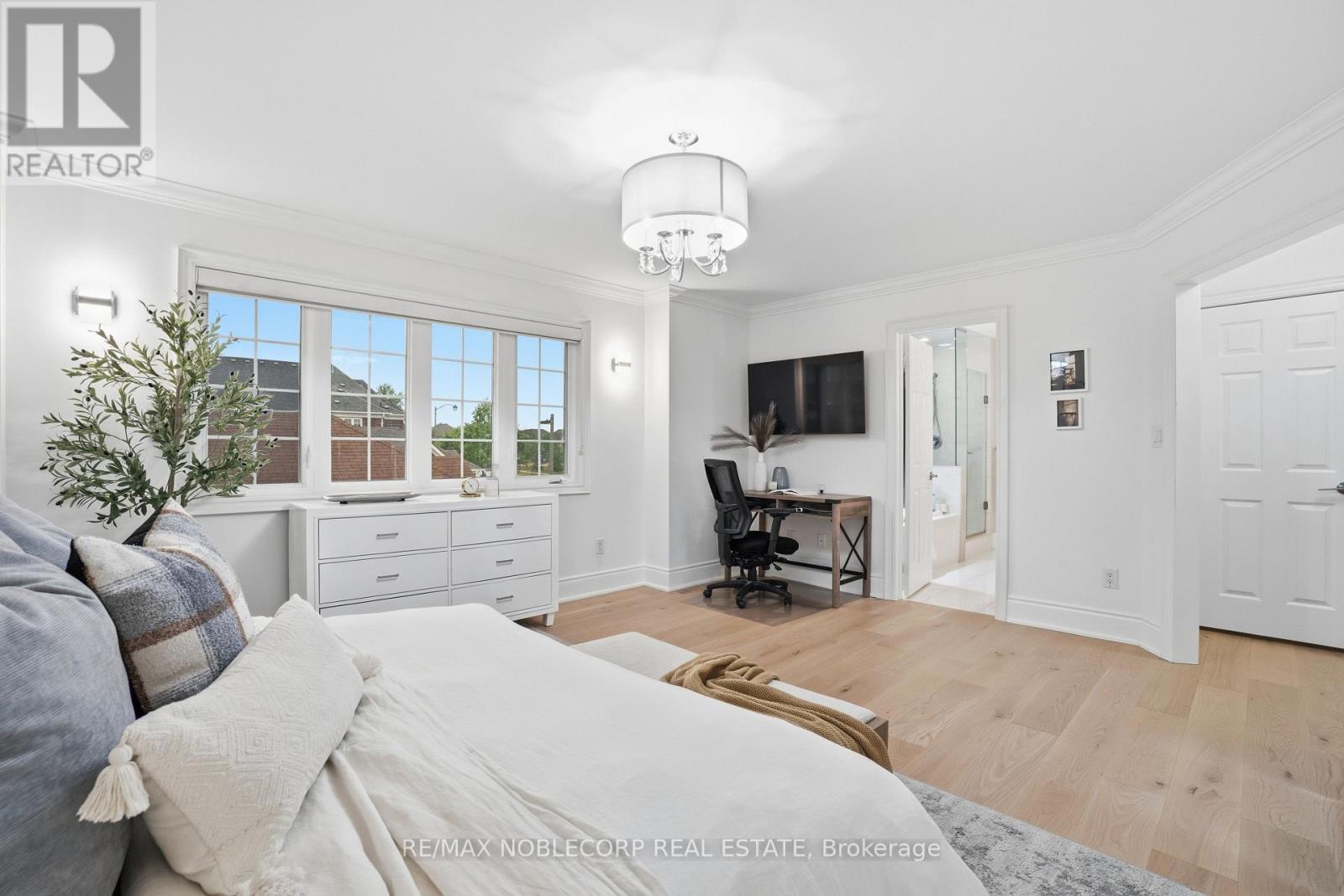 2 Glengordon Crescent, Markham, ON - Indoor Photo Showing Bedroom
