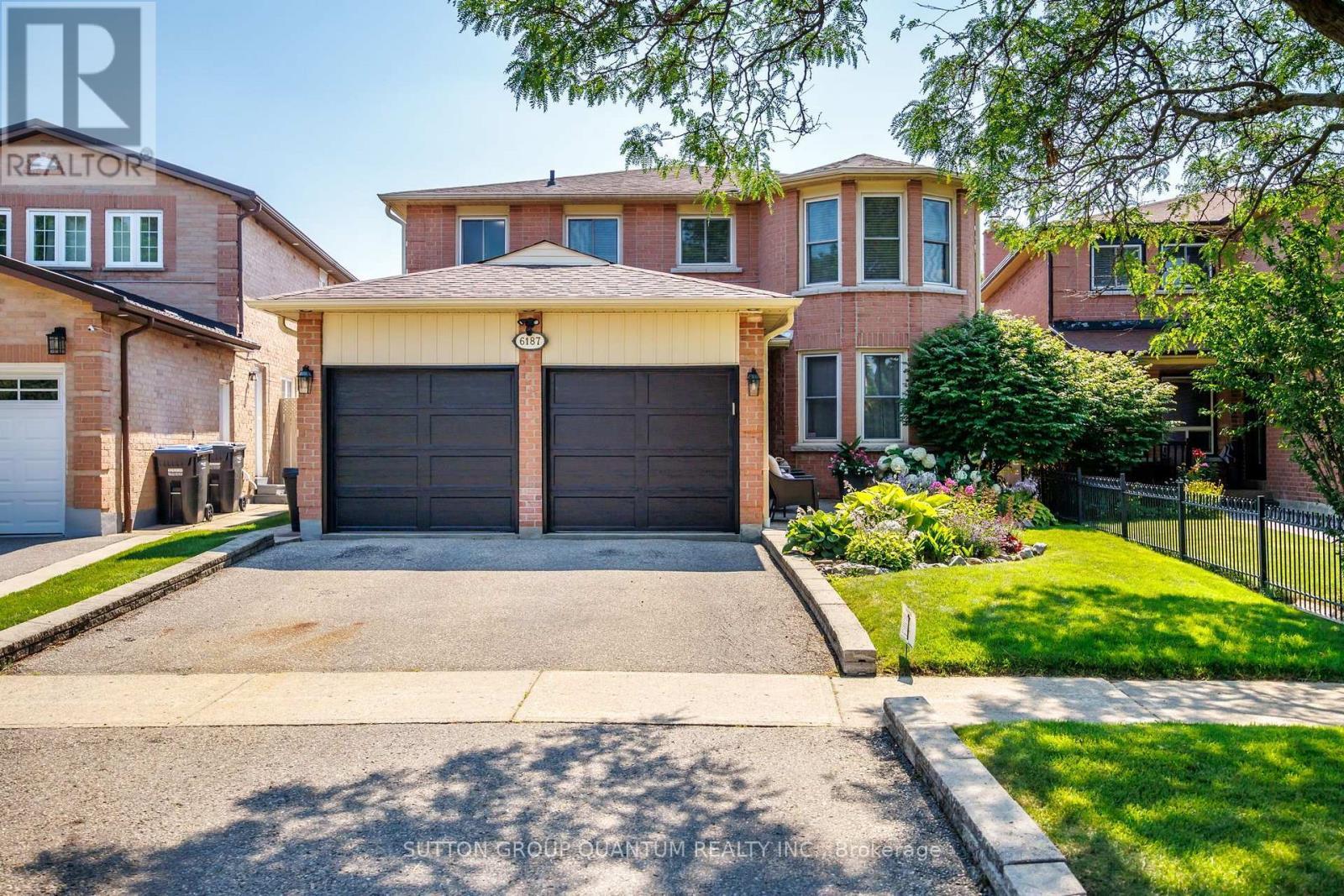 6187 Camgreen Circle, Mississauga, ON - Outdoor With Facade