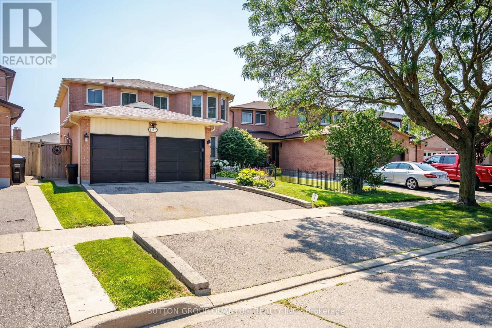 6187 Camgreen Circle, Mississauga, ON - Outdoor With Facade