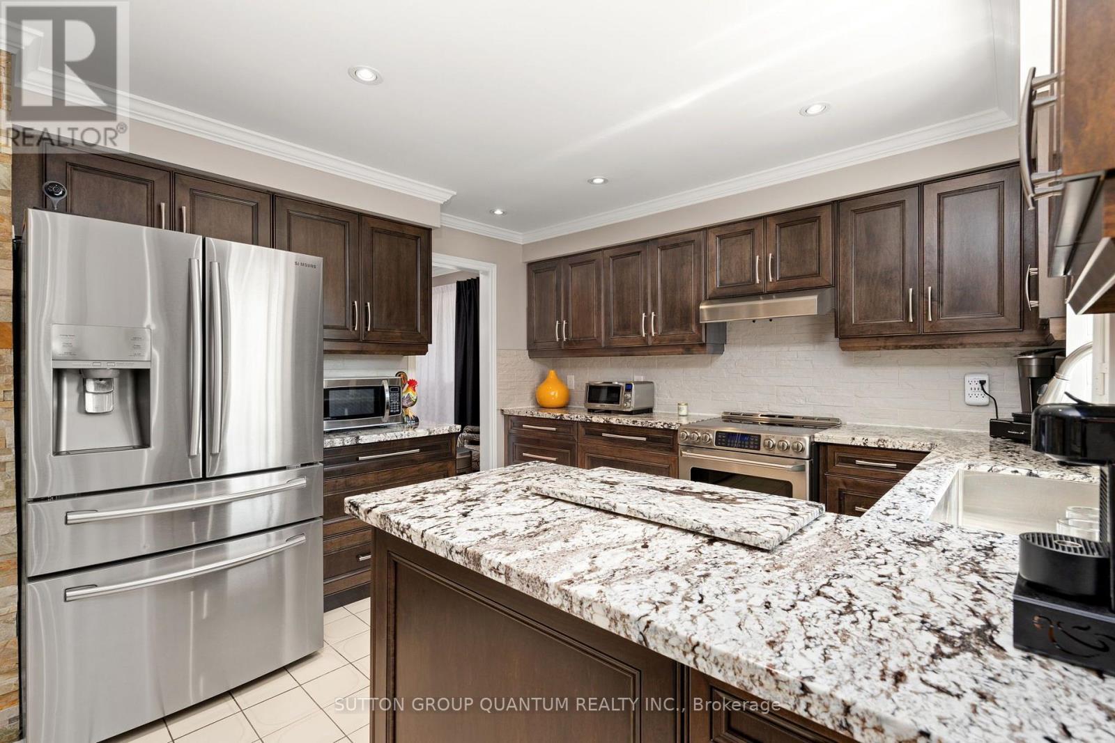 Kitchen - 6187 Camgreen Circle, Mississauga, ON - Indoor Photo Showing Kitchen With Upgraded Kitchen