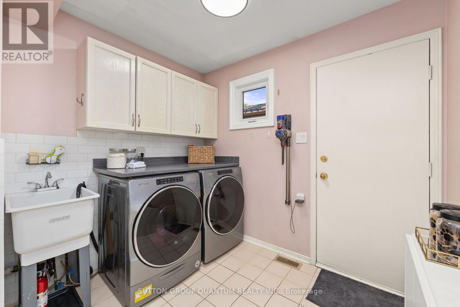 Laundry - 6187 Camgreen Circle, Mississauga, ON - Indoor Photo Showing Laundry Room