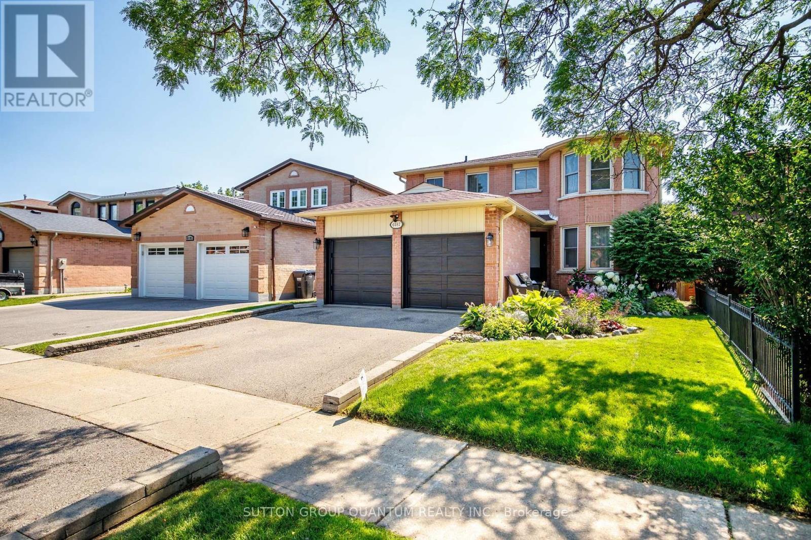 6187 Camgreen Circle, Mississauga, ON - Outdoor With Facade