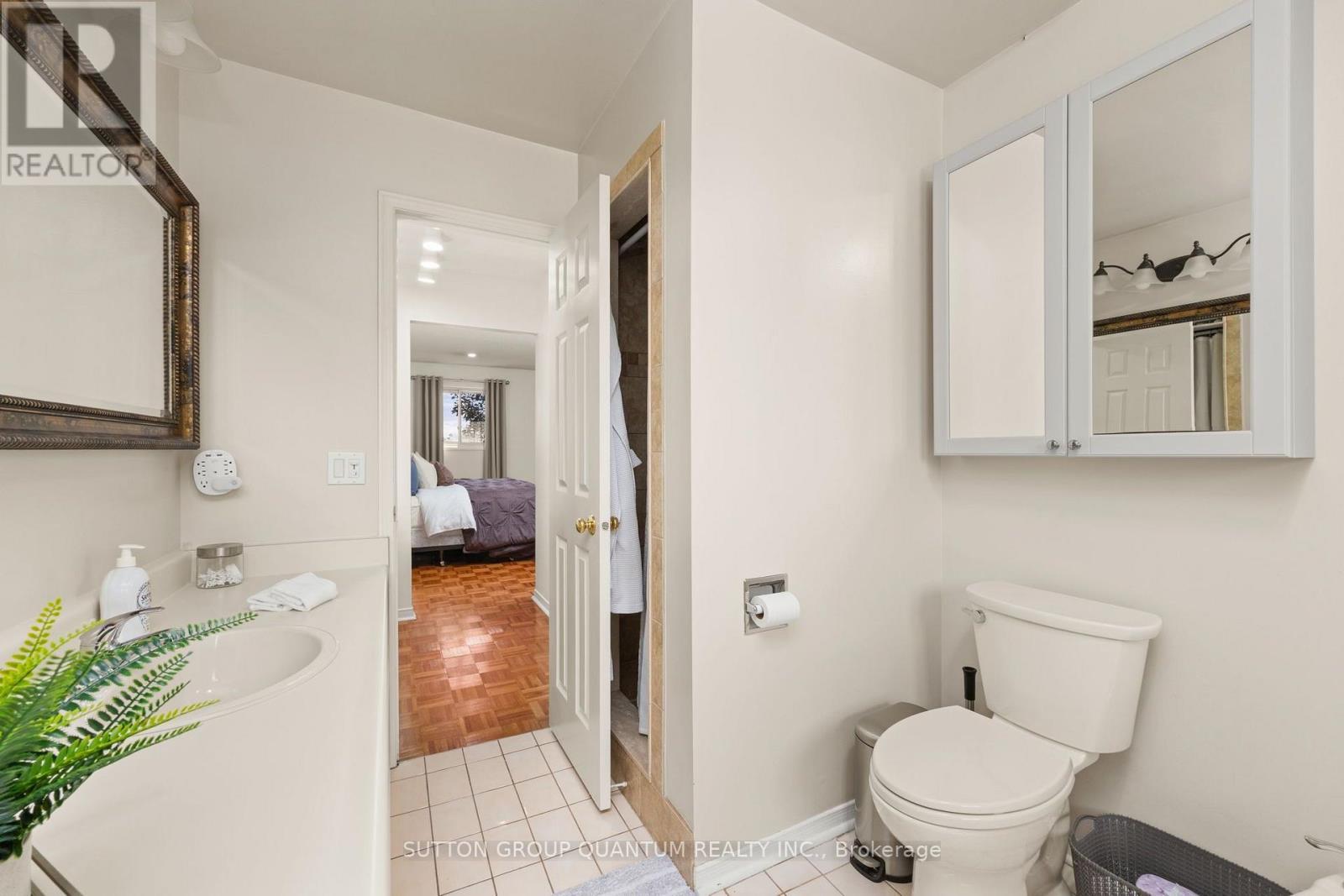 Primary Bedroom - 6187 Camgreen Circle, Mississauga, ON - Indoor Photo Showing Bathroom