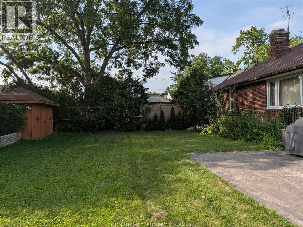3130 Academy Drive, Windsor, ON - Outdoor