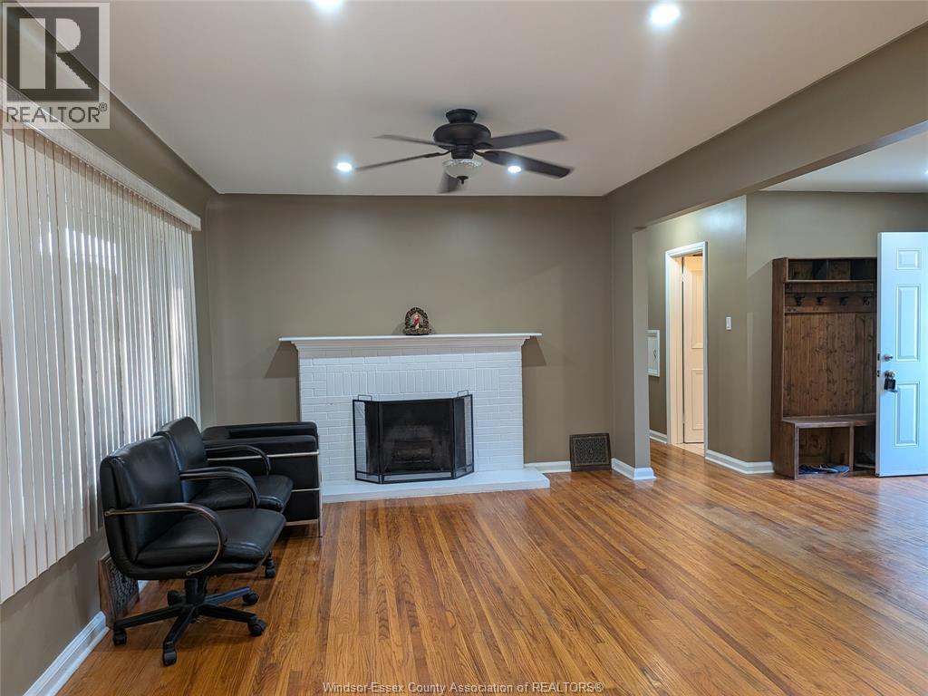 3130 Academy Drive, Windsor, ON - Indoor With Fireplace