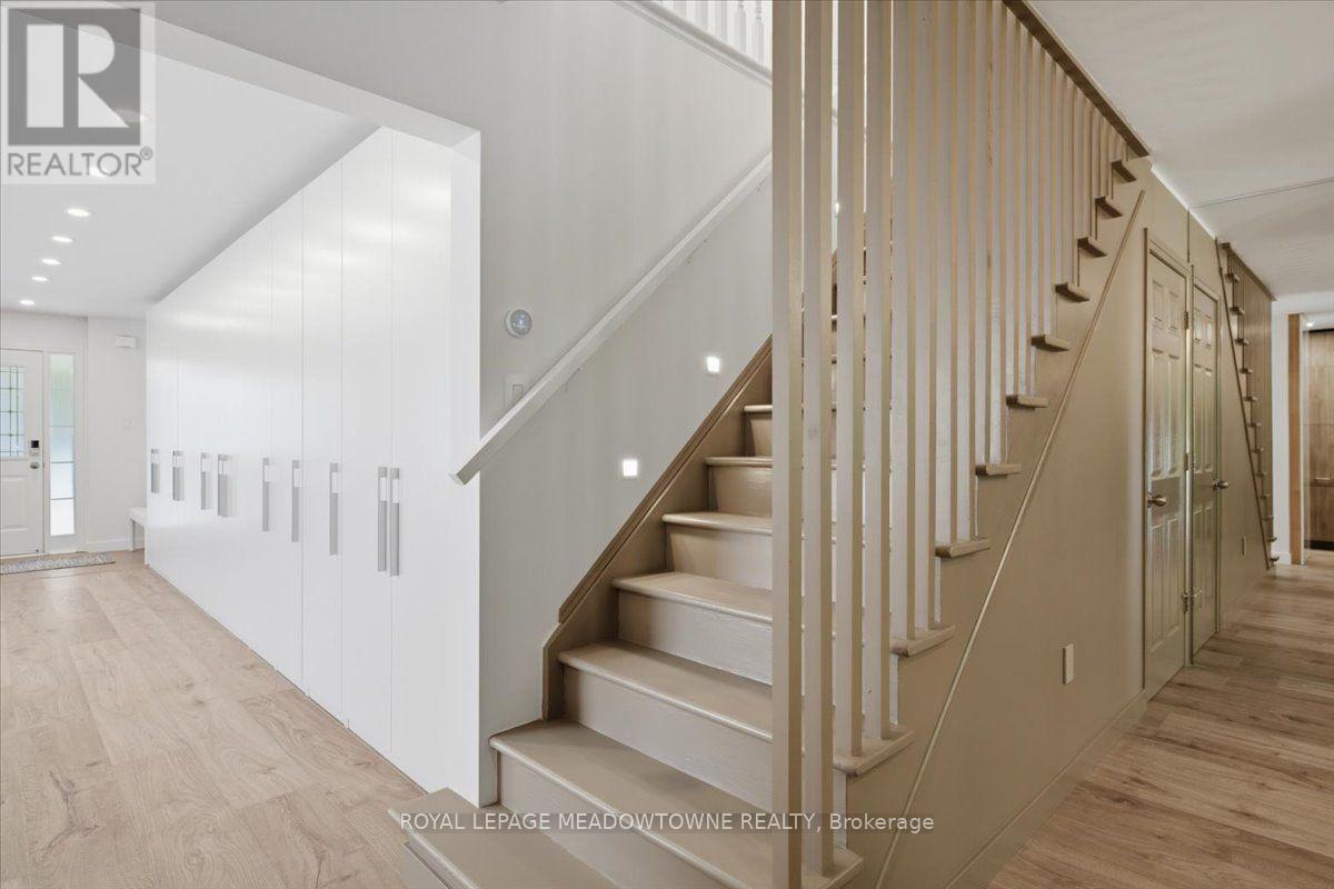 2068 Broadleaf Crescent, Burlington, ON - Indoor Photo Showing Other Room