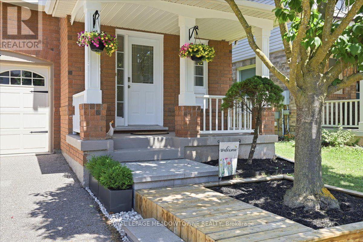 2068 Broadleaf Crescent, Burlington, ON - Outdoor