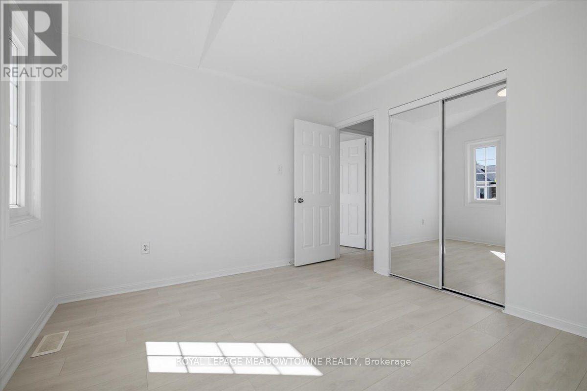 2068 Broadleaf Crescent, Burlington, ON - Indoor Photo Showing Other Room