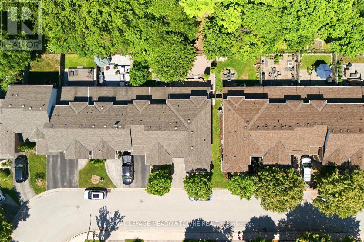 2068 Broadleaf Crescent, Burlington, ON - Outdoor With View