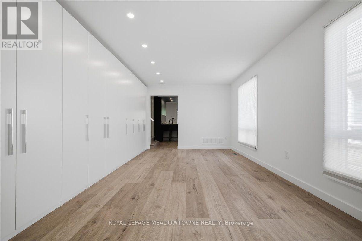 2068 Broadleaf Crescent, Burlington, ON - Indoor Photo Showing Other Room