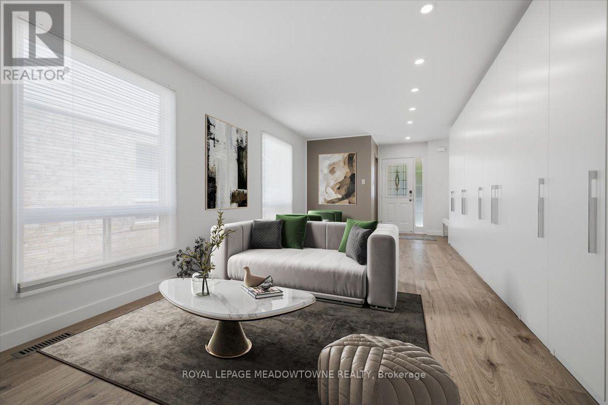 2068 Broadleaf Crescent, Burlington, ON - Indoor Photo Showing Living Room