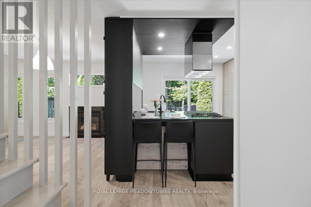 2068 Broadleaf Crescent, Burlington, ON - Indoor Photo Showing Other Room