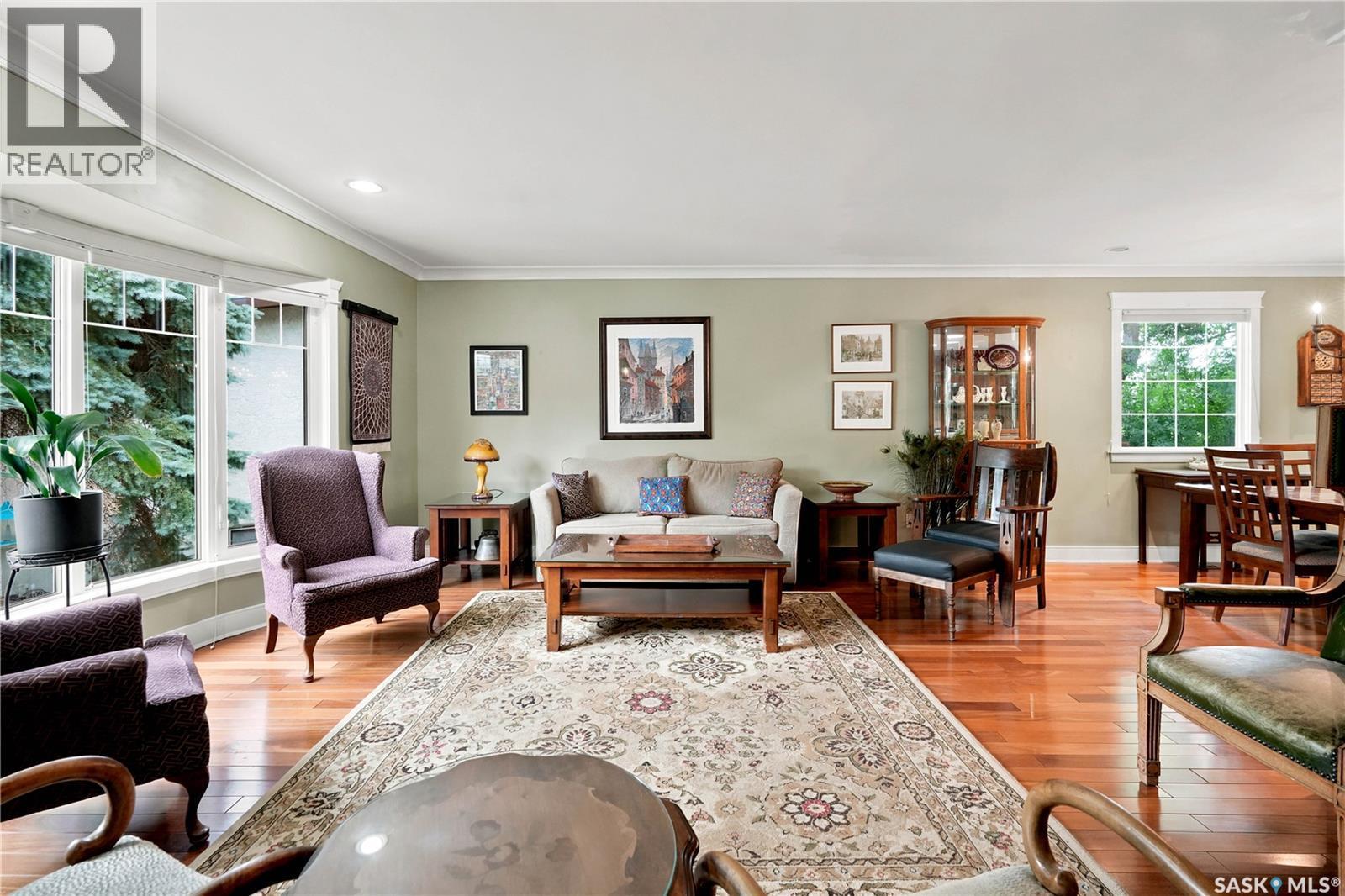 22 Wesson Bay, Regina, SK - Indoor Photo Showing Living Room