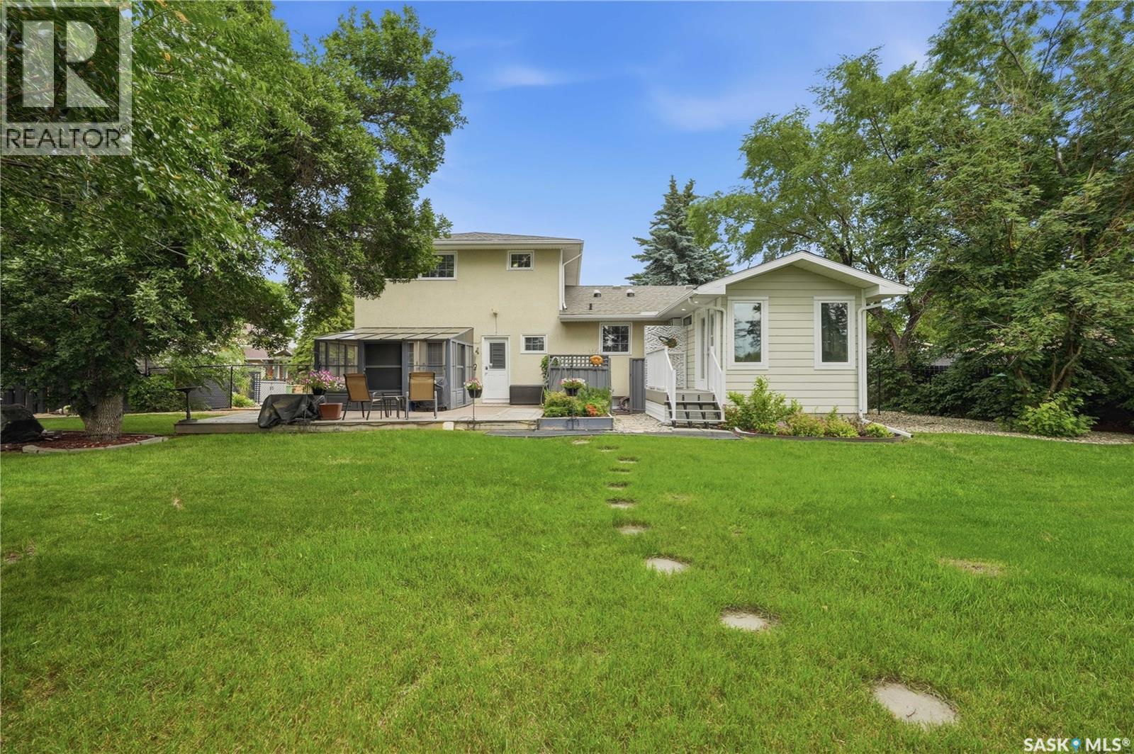 22 Wesson Bay, Regina, SK - Outdoor