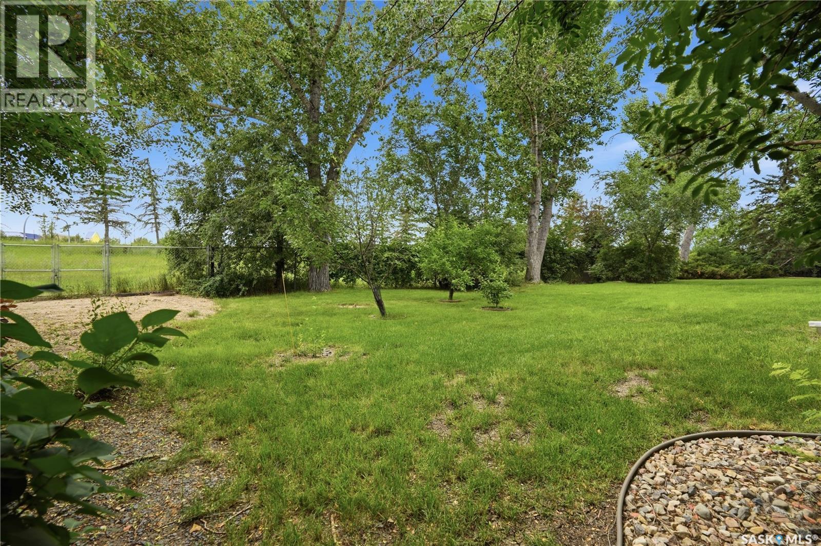 22 Wesson Bay, Regina, SK - Outdoor