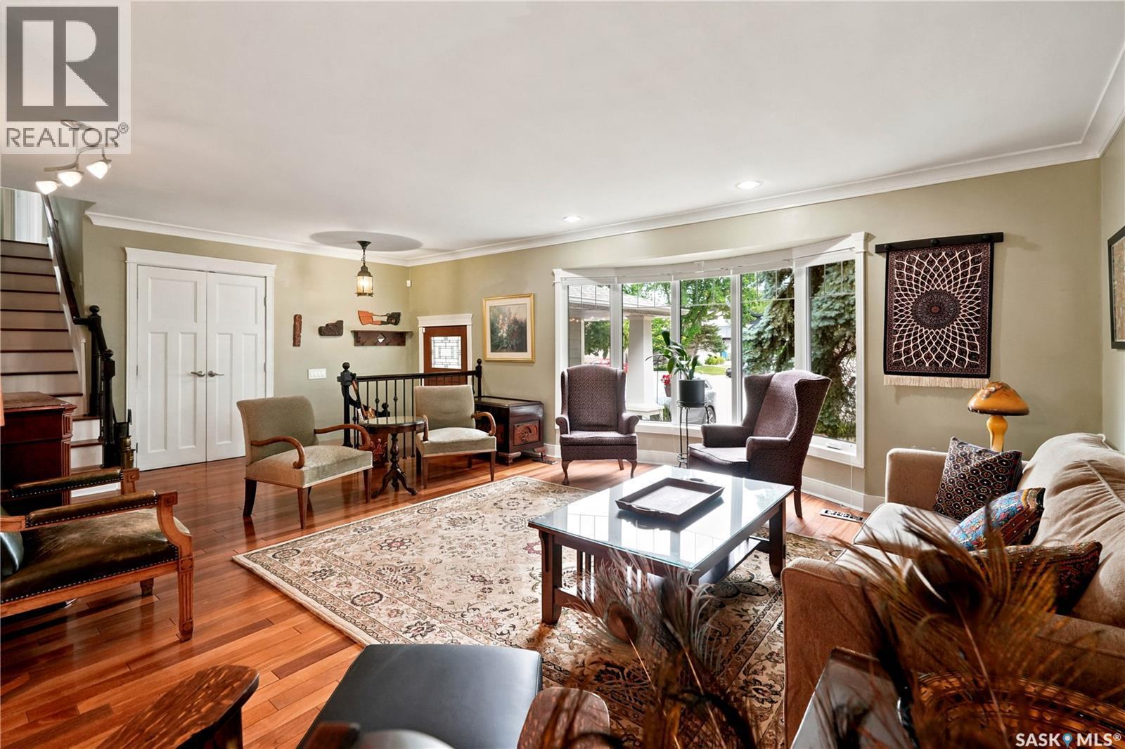 22 Wesson Bay, Regina, SK - Indoor Photo Showing Living Room