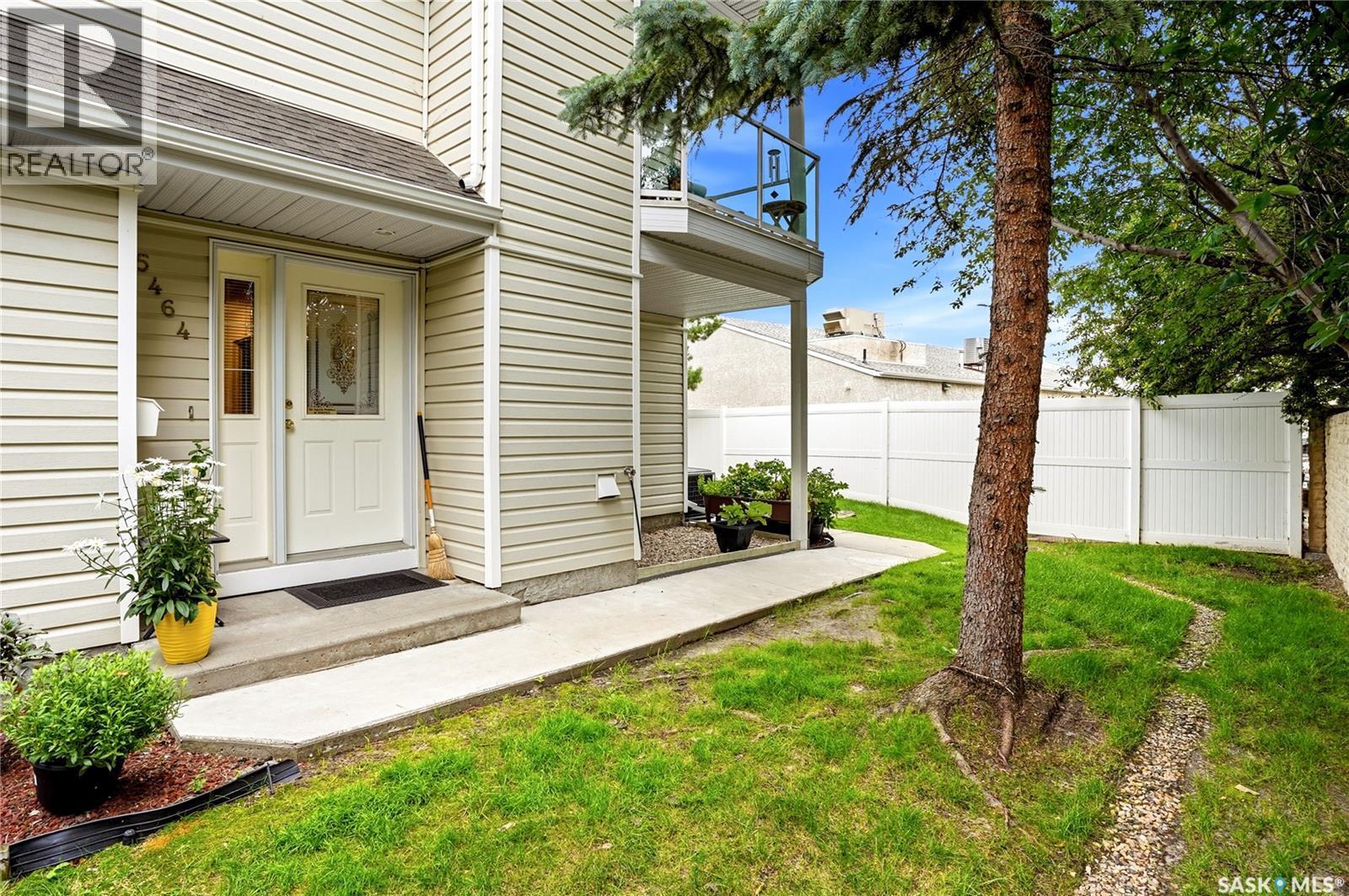 5464 Rochdale Boulevard, Regina, SK - Outdoor