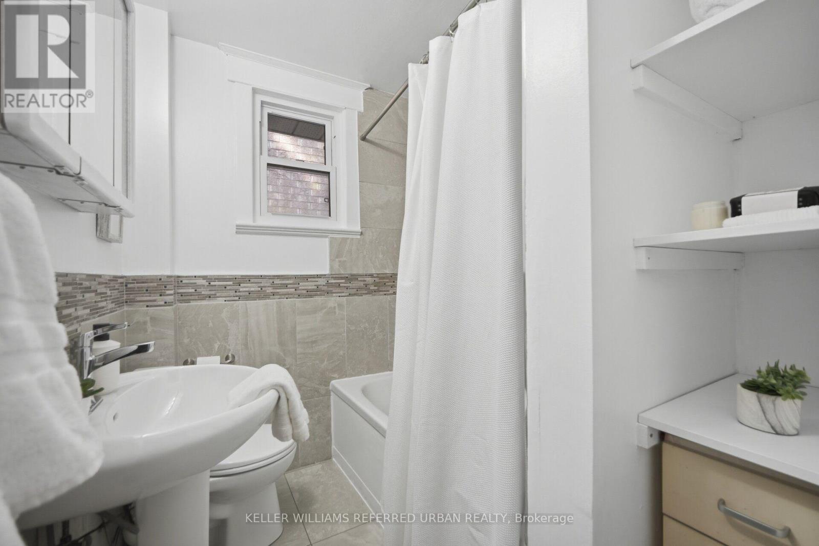 153 Mcintosh Street, Toronto, ON - Indoor Photo Showing Bathroom