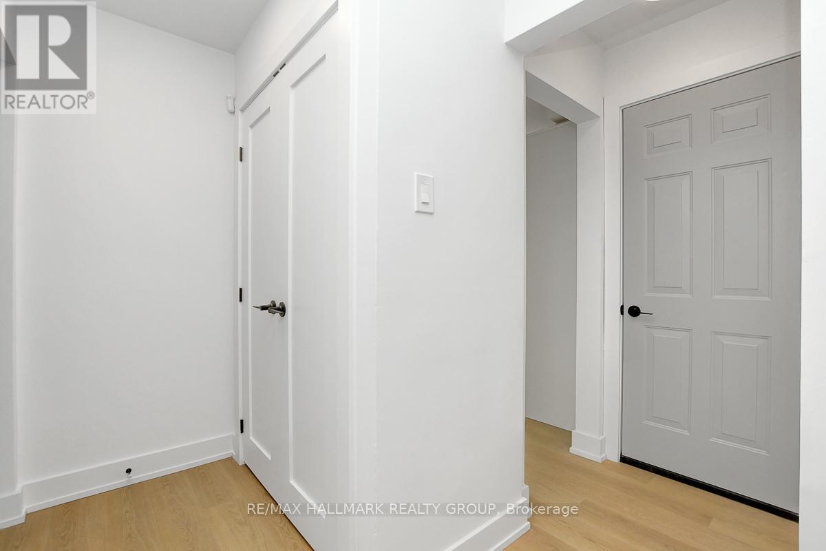 269 Michel Circle, Ottawa, ON - Indoor Photo Showing Other Room