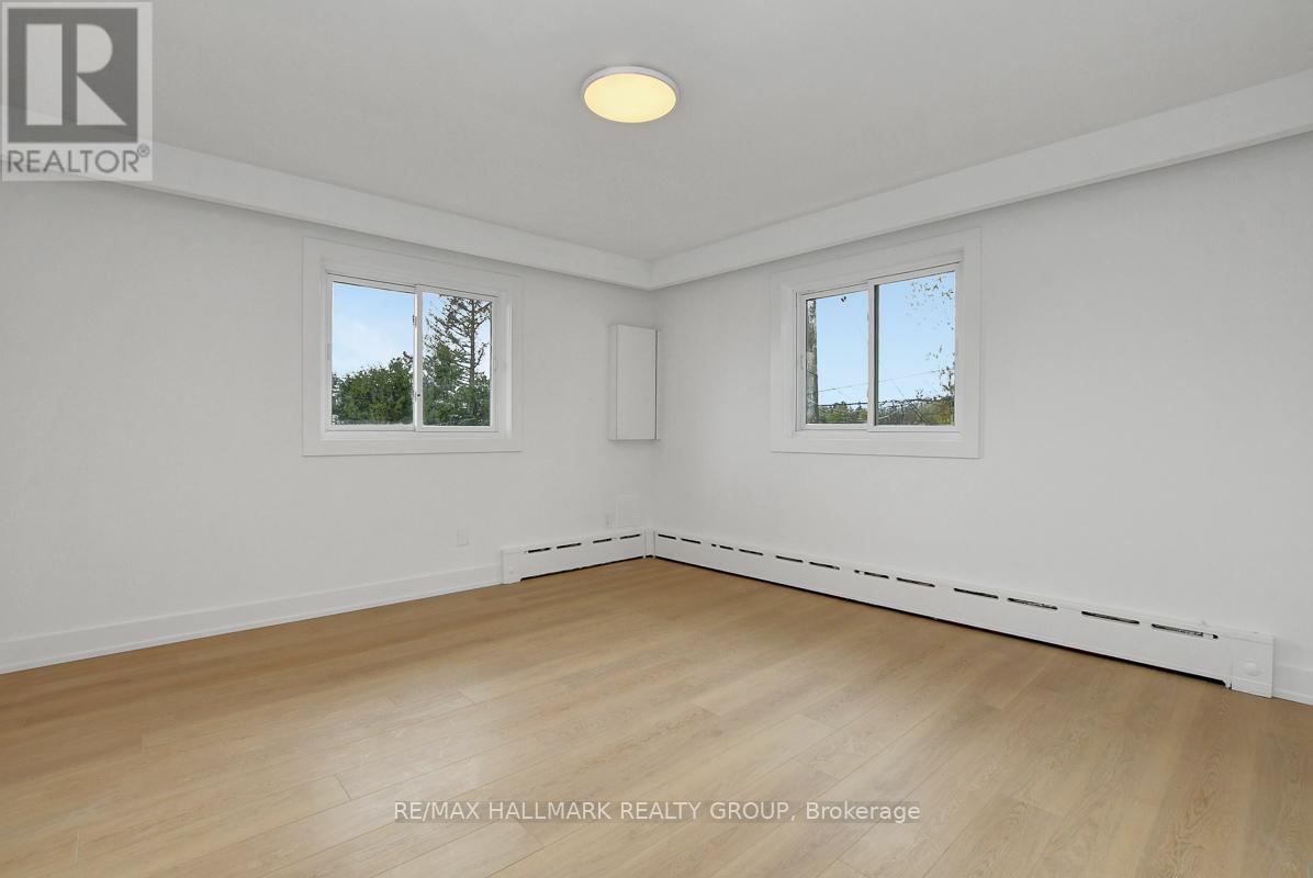 269 Michel Circle, Ottawa, ON - Indoor Photo Showing Other Room