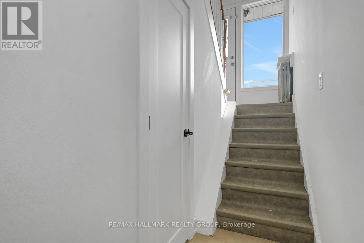 269 Michel Circle, Ottawa, ON - Indoor Photo Showing Other Room