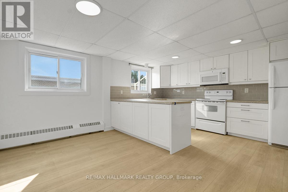 269 Michel Circle, Ottawa, ON - Indoor Photo Showing Kitchen
