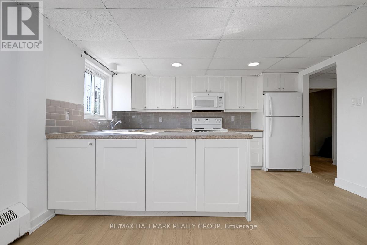 269 Michel Circle, Ottawa, ON - Indoor Photo Showing Kitchen