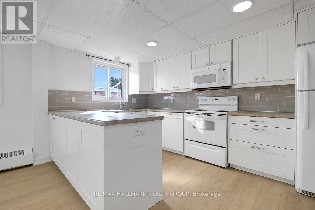 269 Michel Circle, Ottawa, ON - Indoor Photo Showing Kitchen
