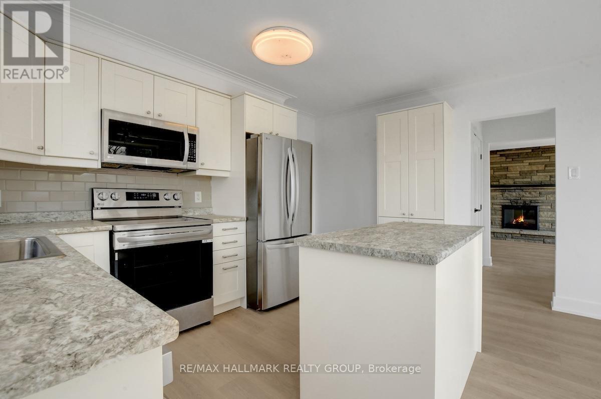 269 Michel Circle, Ottawa, ON - Indoor Photo Showing Kitchen