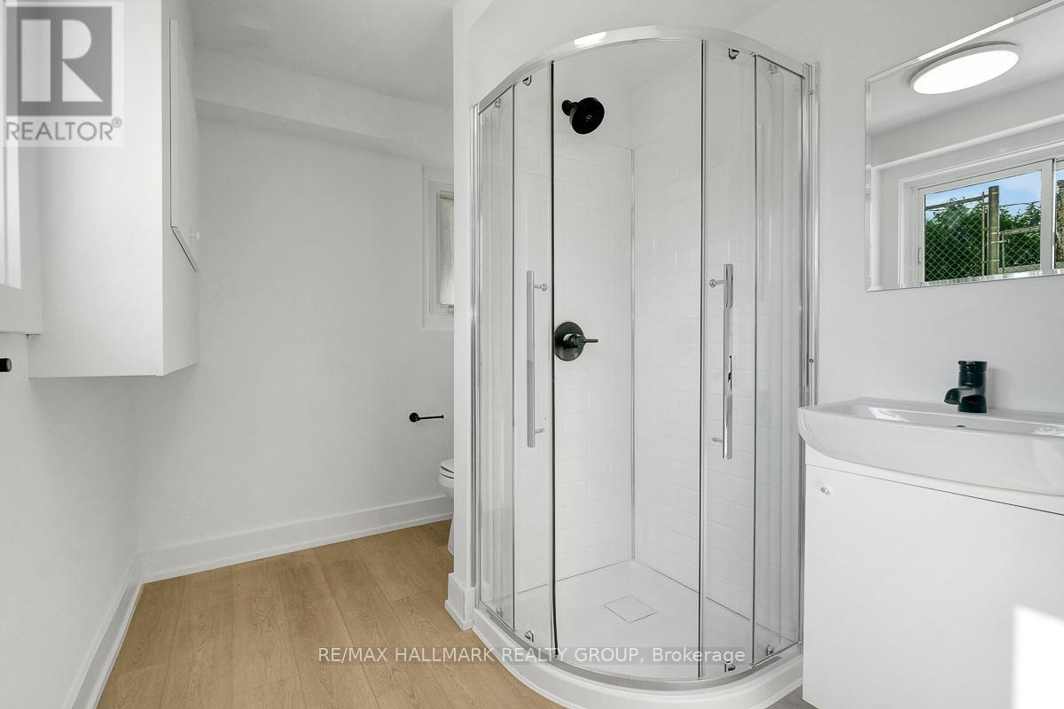 269 Michel Circle, Ottawa, ON - Indoor Photo Showing Bathroom