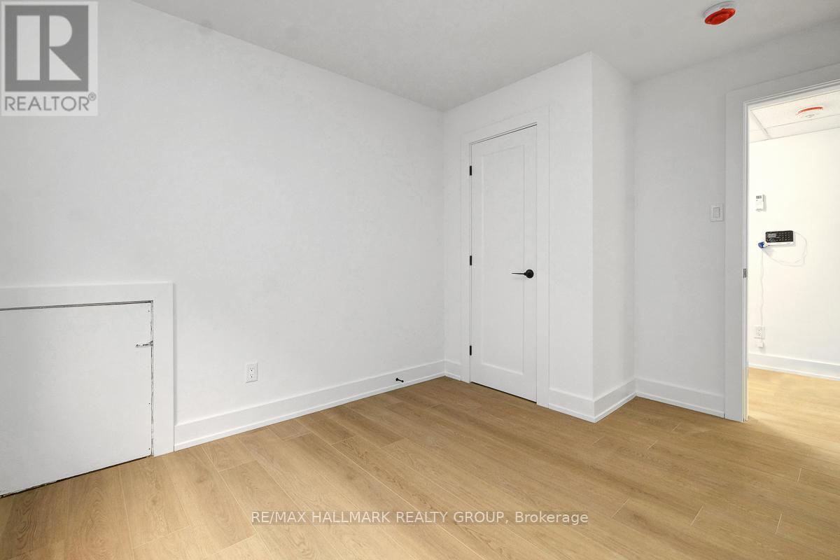 269 Michel Circle, Ottawa, ON - Indoor Photo Showing Other Room