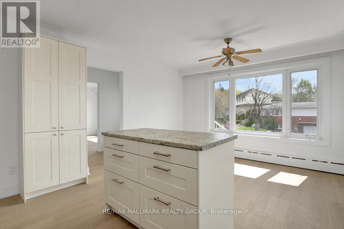 269 Michel Circle, Ottawa, ON - Indoor Photo Showing Other Room