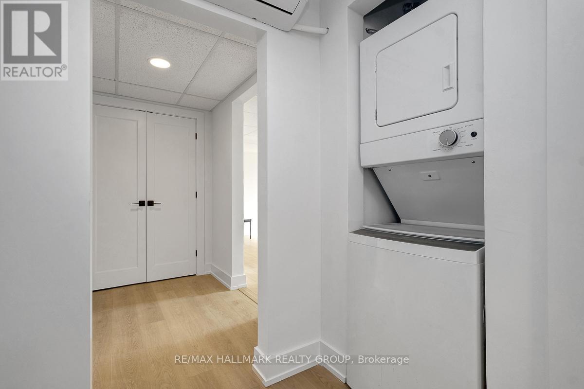 269 Michel Circle, Ottawa, ON - Indoor Photo Showing Laundry Room
