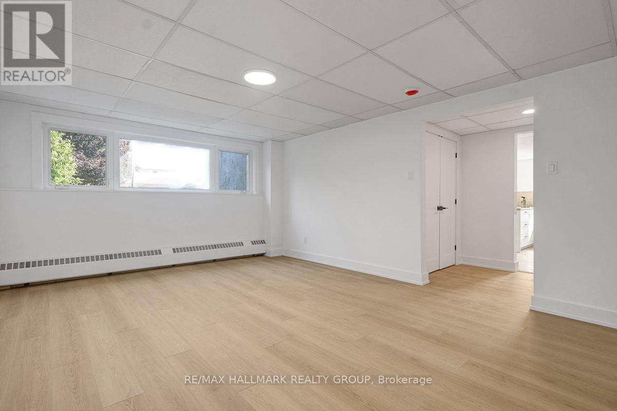 269 Michel Circle, Ottawa, ON - Indoor Photo Showing Other Room