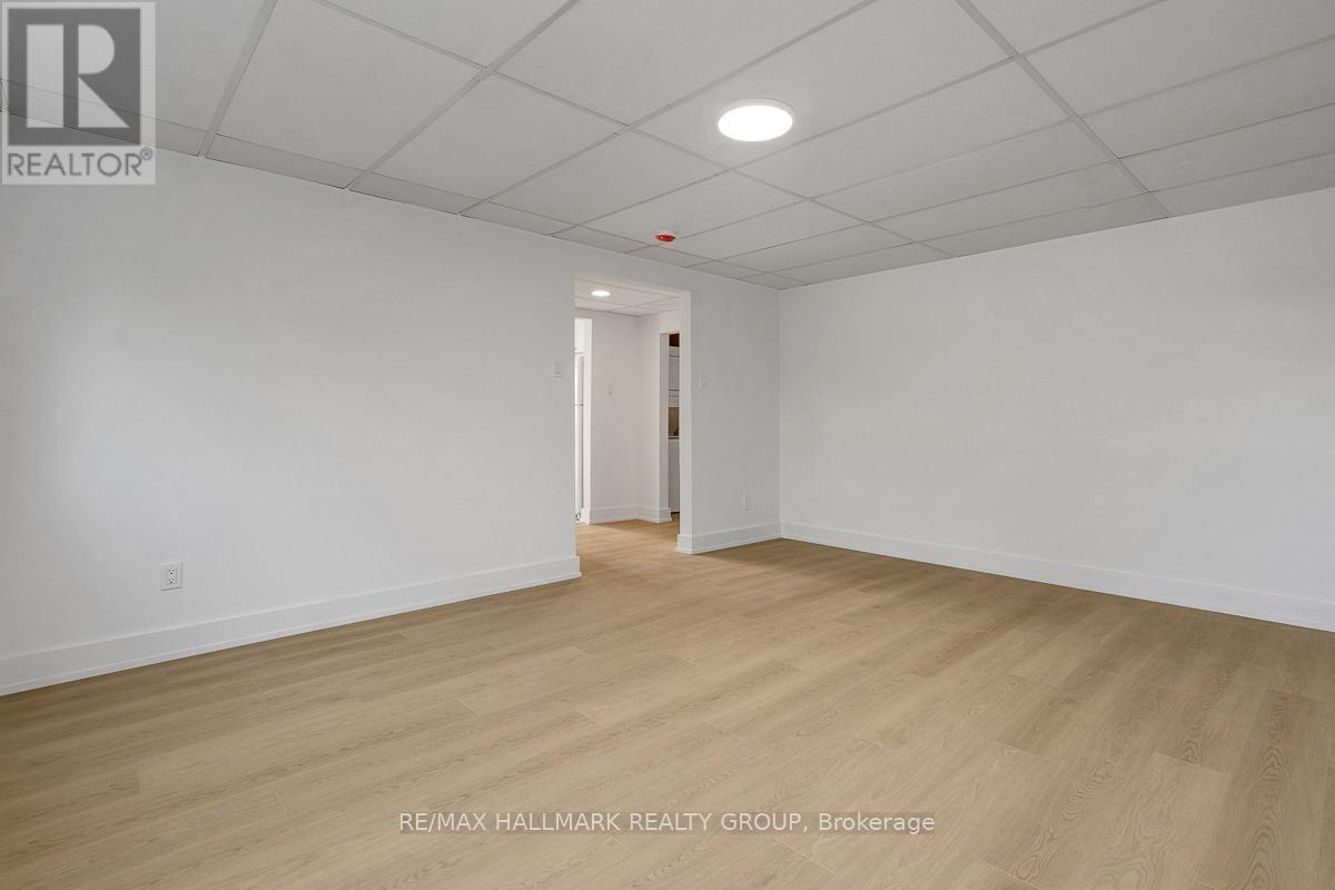 269 Michel Circle, Ottawa, ON - Indoor Photo Showing Other Room
