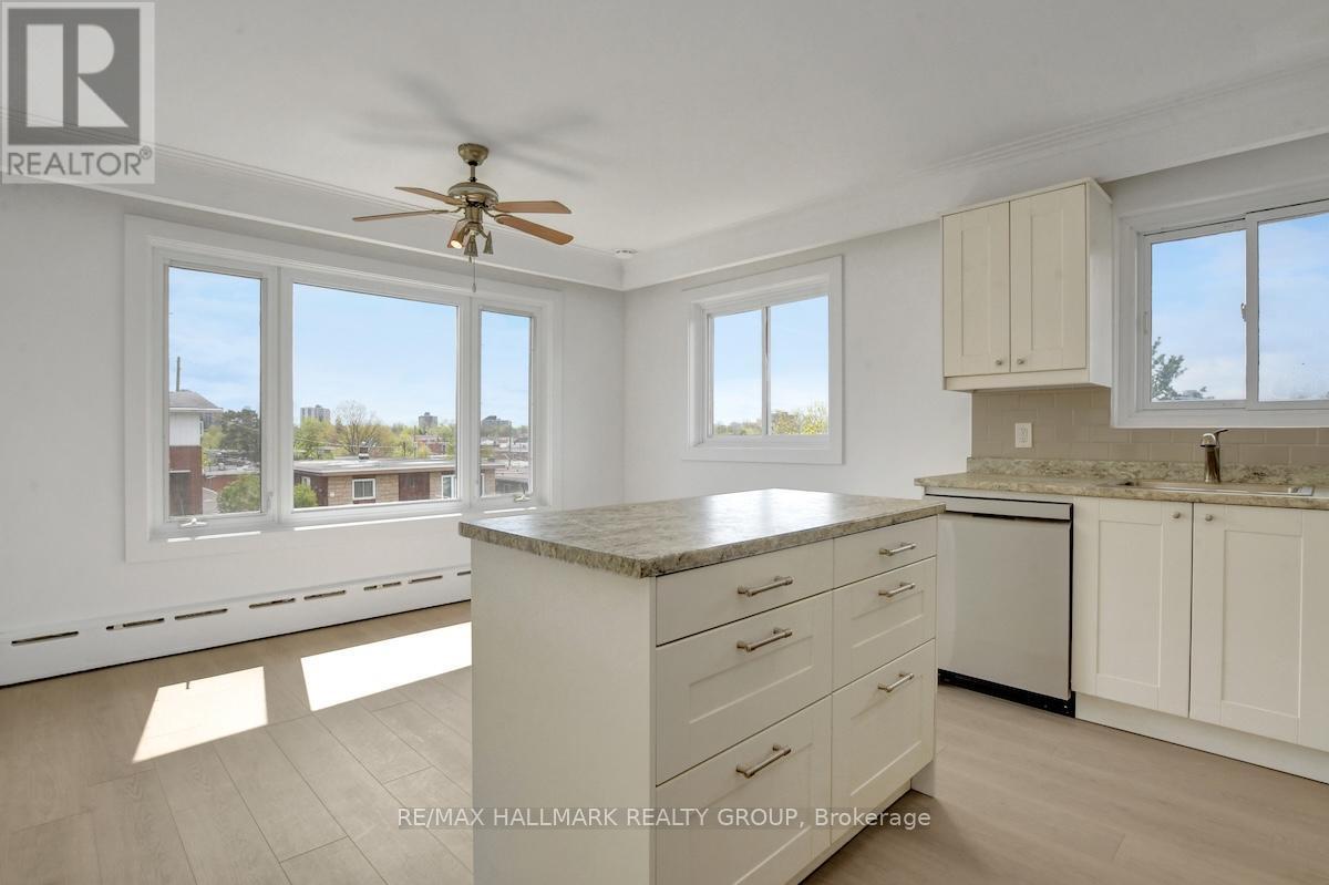 269 Michel Circle, Ottawa, ON - Indoor Photo Showing Kitchen