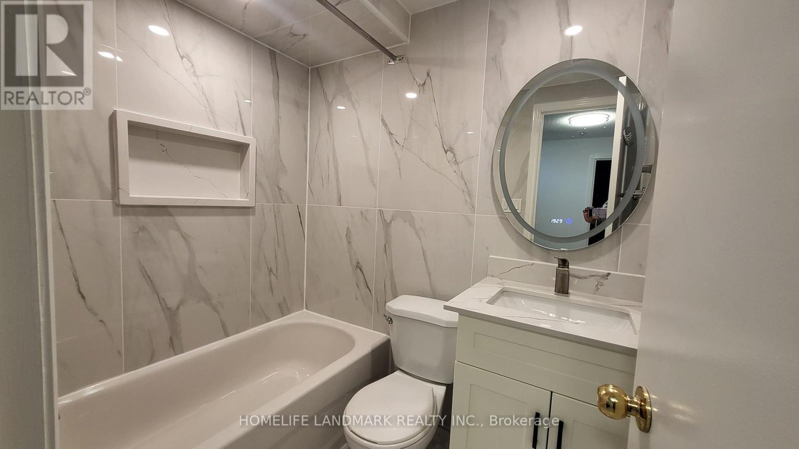 75 Maitland Drive, Markham, ON - Indoor Photo Showing Bathroom