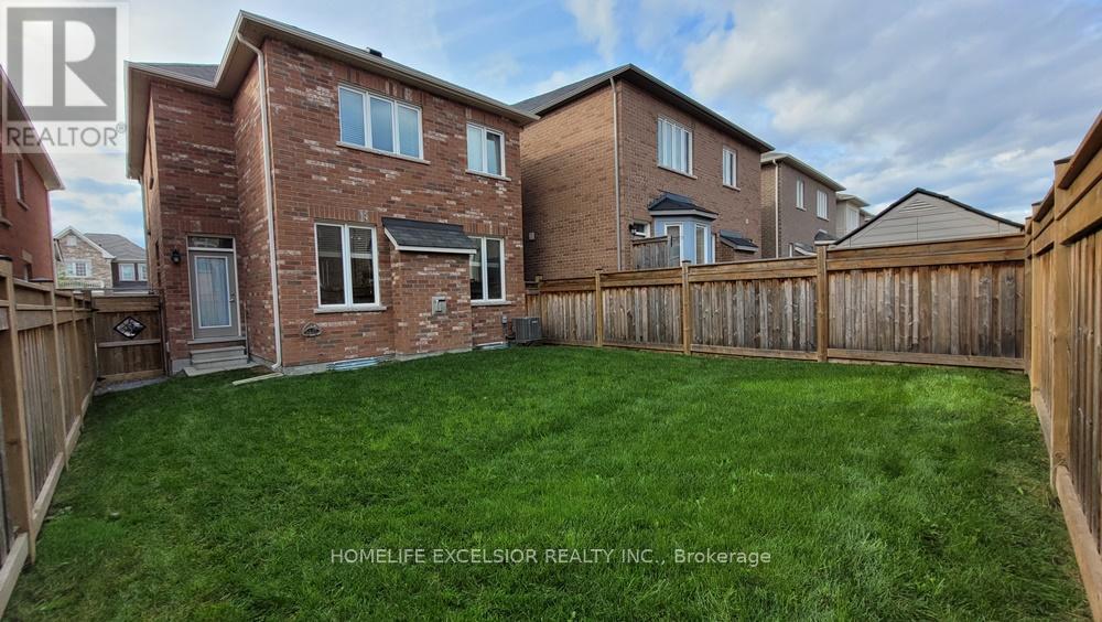 130 Major Crescent, Aurora, ON - Outdoor With Exterior