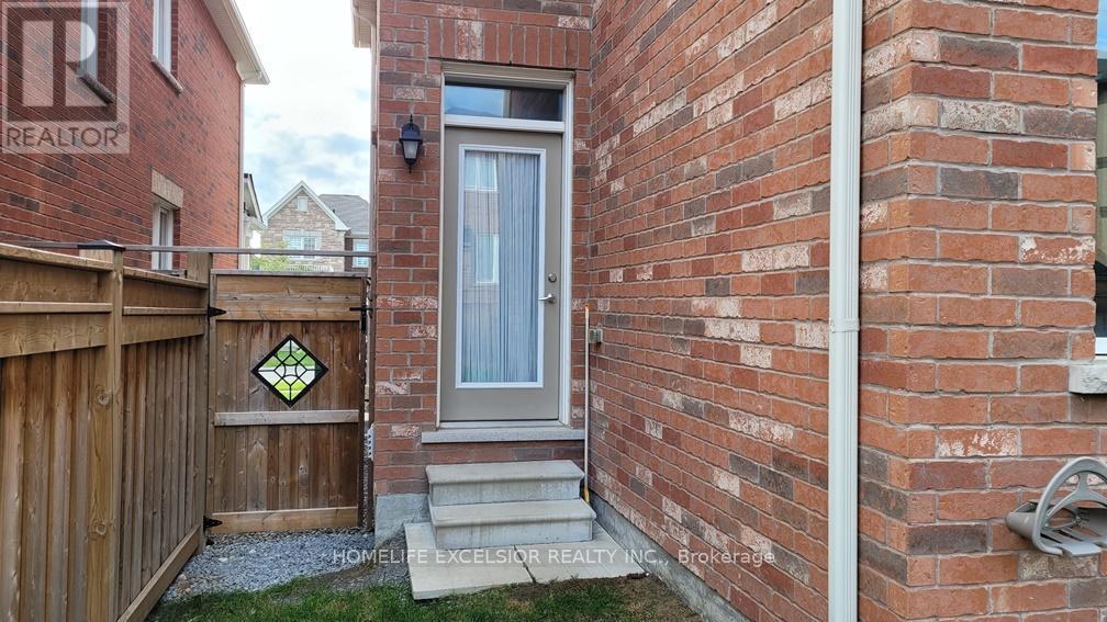 130 Major Crescent, Aurora, ON - Outdoor With Exterior