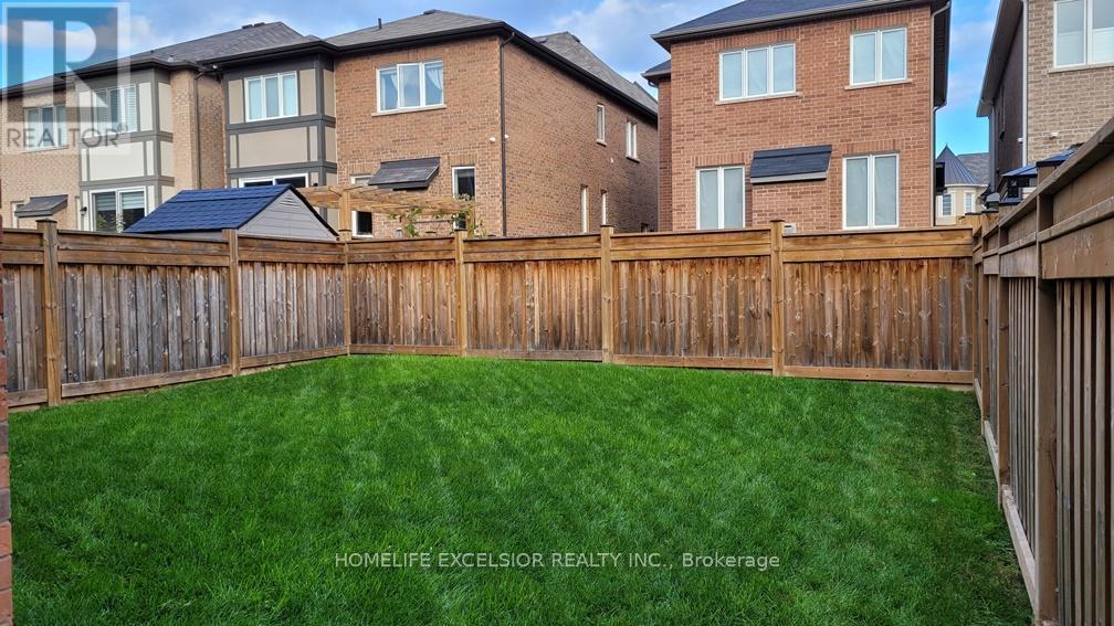 130 Major Crescent, Aurora, ON - Outdoor With Exterior