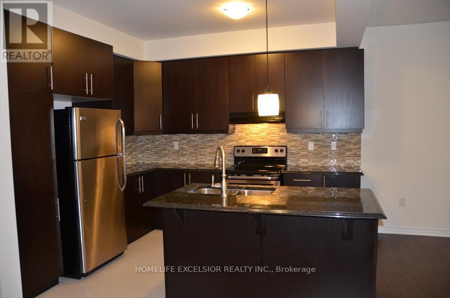 130 Major Crescent, Aurora, ON - Indoor Photo Showing Kitchen With Double Sink With Upgraded Kitchen