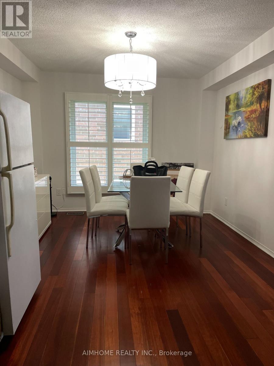 4072 Colonial Drive, Mississauga, ON - Indoor Photo Showing Dining Room
