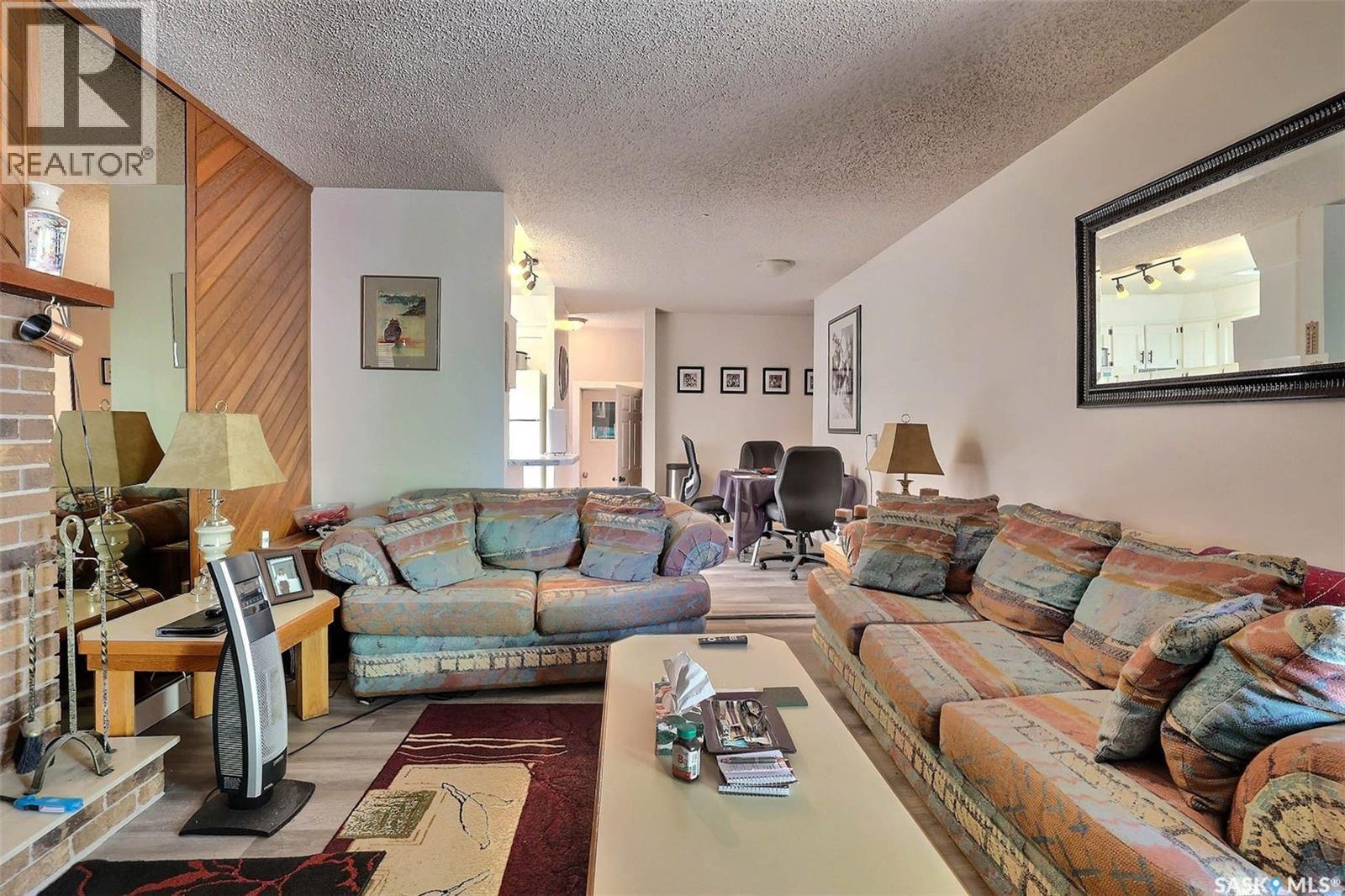 122 Edenwold Crescent, Regina, SK - Indoor Photo Showing Living Room