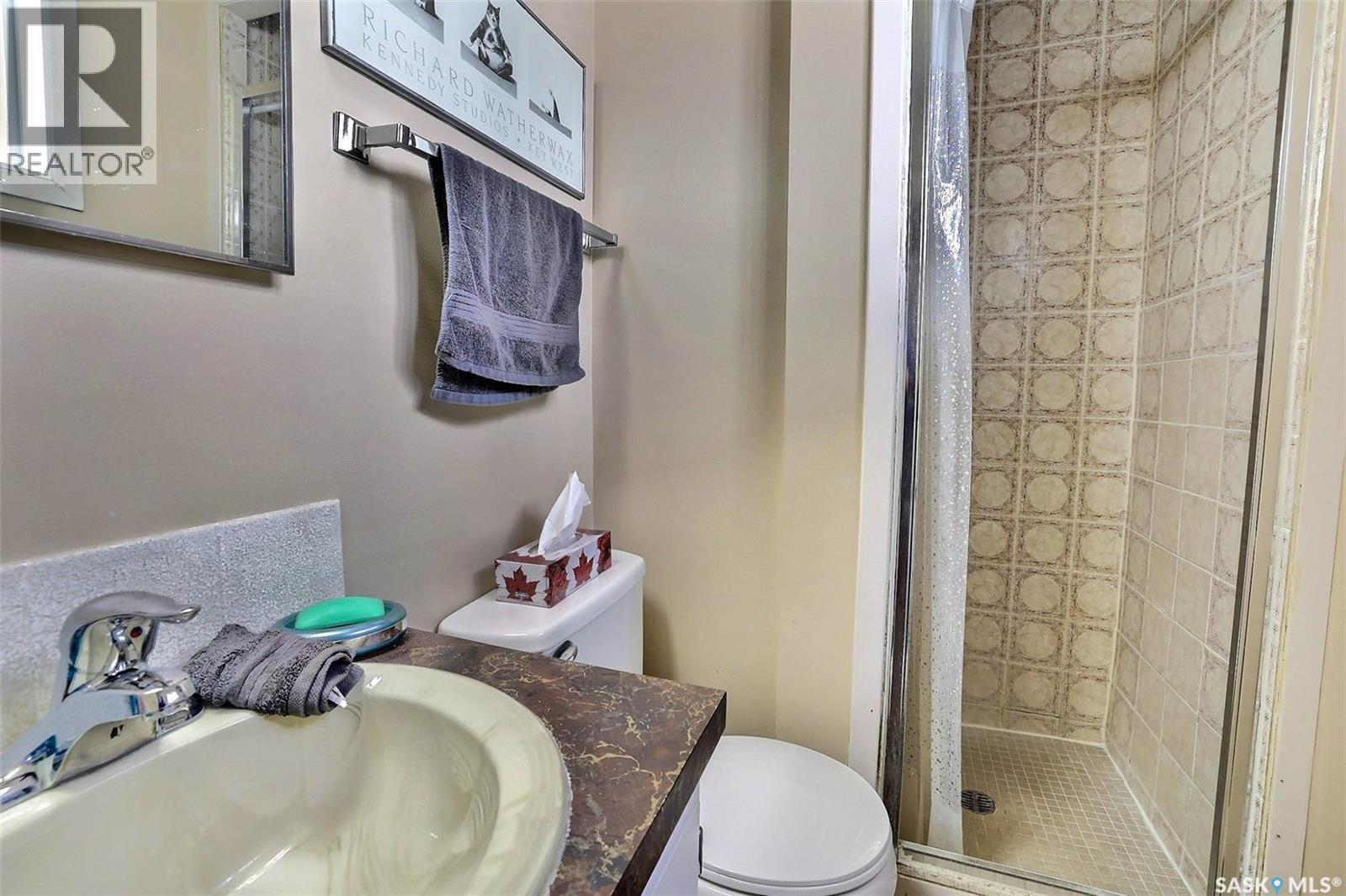 122 Edenwold Crescent, Regina, SK - Indoor Photo Showing Bathroom