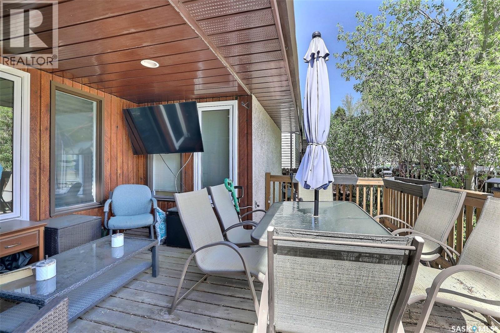 122 Edenwold Crescent, Regina, SK - Outdoor With Deck Patio Veranda With Exterior