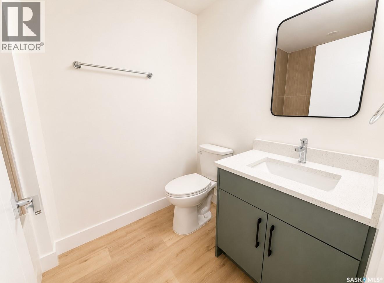 424 Empress Street, Saskatoon, SK - Indoor Photo Showing Bathroom