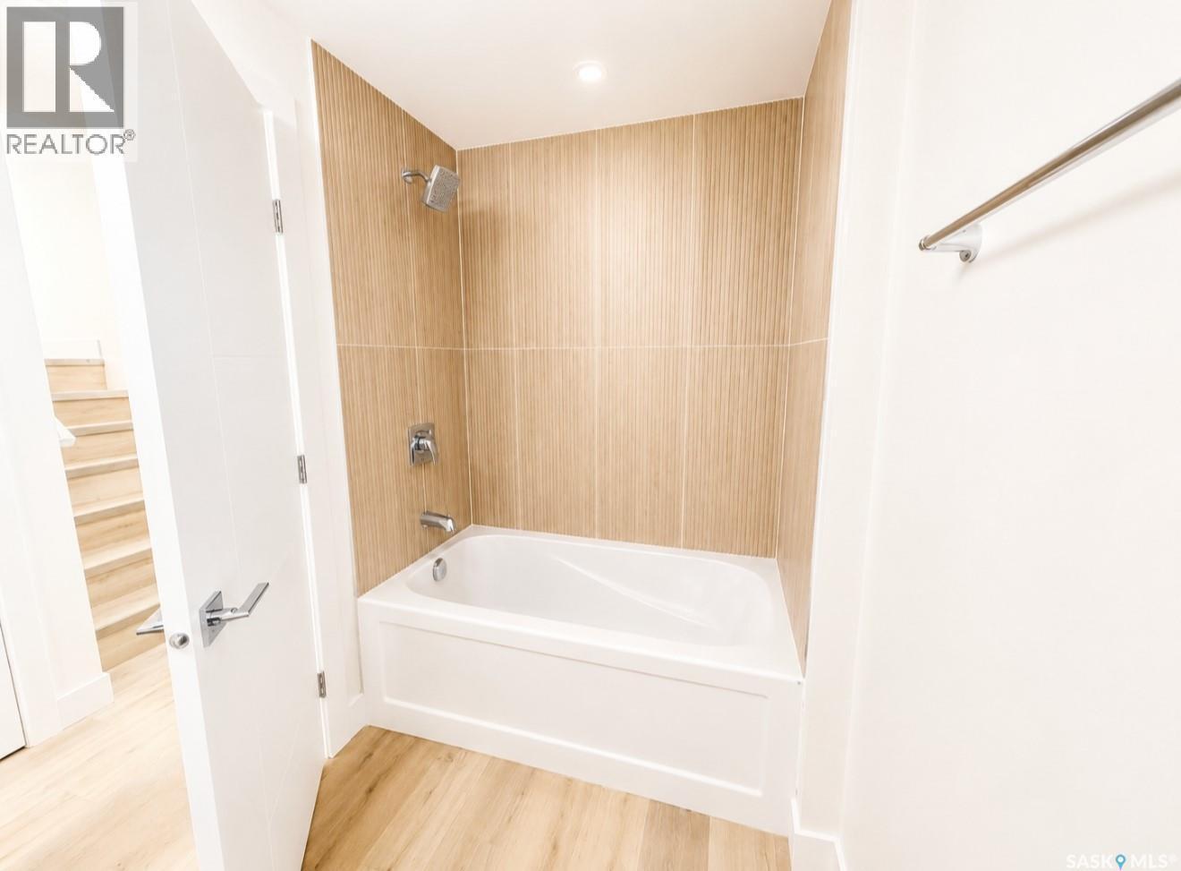 424 Empress Street, Saskatoon, SK - Indoor Photo Showing Bathroom