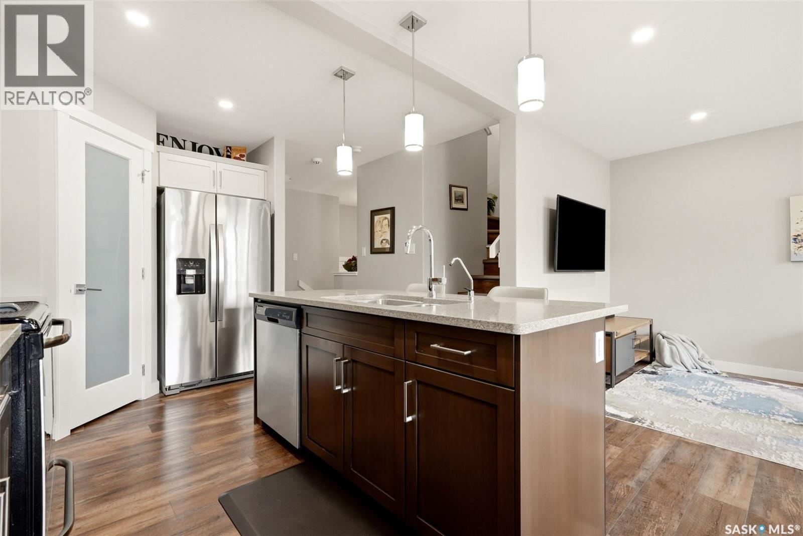 3154 Green Stone Road, Regina, SK - Indoor Photo Showing Kitchen With Upgraded Kitchen