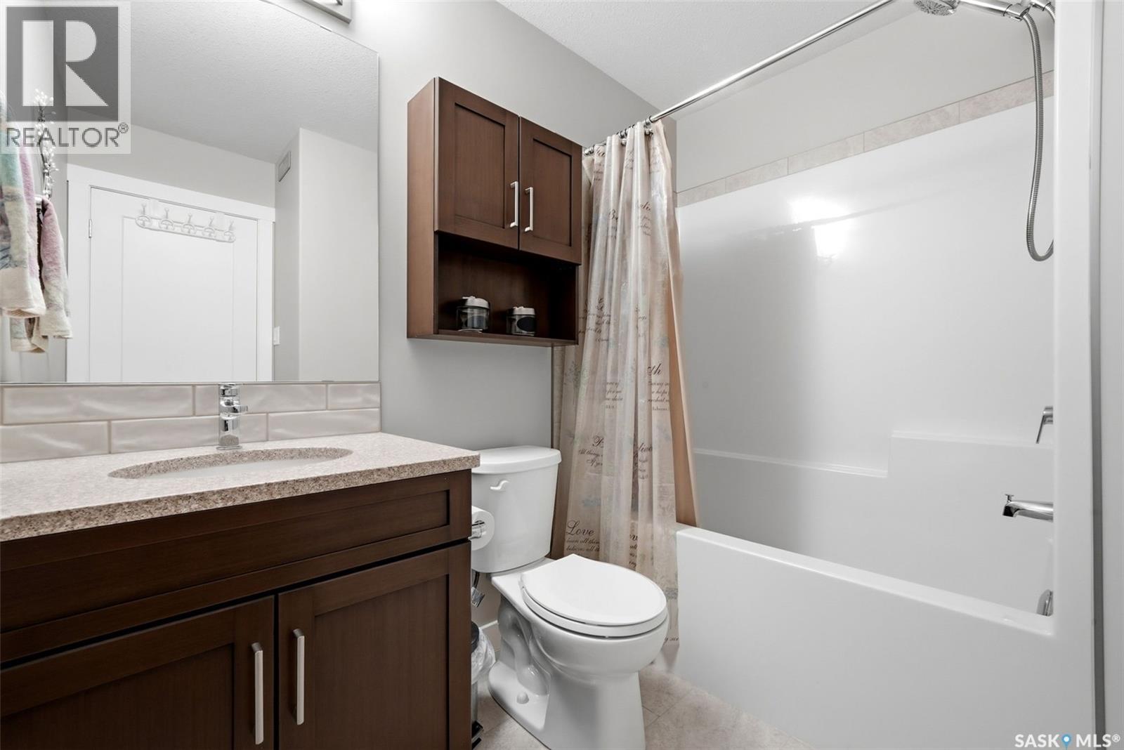 3154 Green Stone Road, Regina, SK - Indoor Photo Showing Bathroom